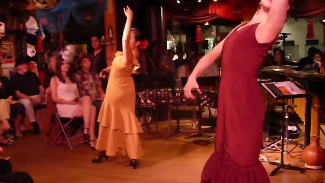 Edie Hats - Cafe de Chinitas - Castanets смотреть онлайн