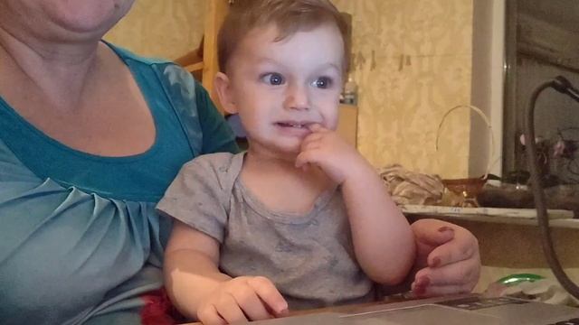 Володик первый раз смотрит сказку про колобка смотреть онлайн