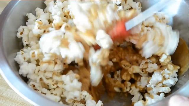 Easy Homemade Caramel Corn Recipe
