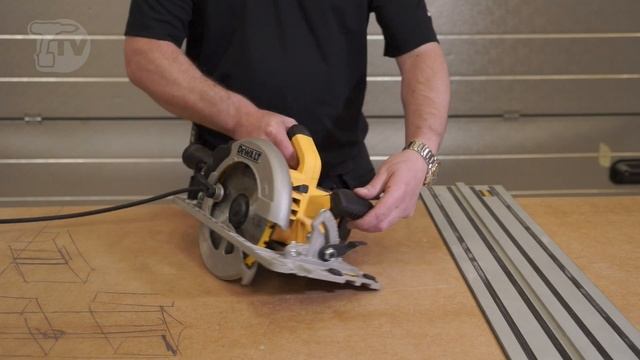 DeWALT DWE576K Circular Saw from Toolstop смотреть онлайн