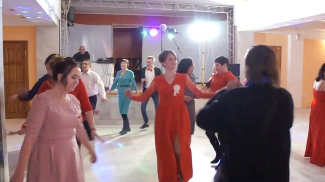 Марийские танцы под марийскую песню  на марийской свадьбе