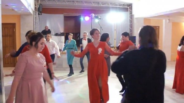 Марийские танцы под марийскую песню на марийской свадьбе