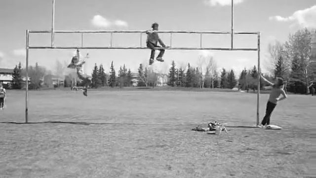 football pole climb (henry braun fun!) смотреть онлайн