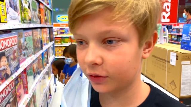 СКУПИЛИ ВСЕ, ЧТО НАШЛИ. МЕГА ПОКУПКИ. ДЕНЬ БРОС ШОУ смотреть онлайн