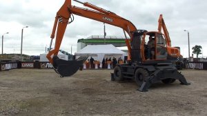 Колесный экскаватор E200W