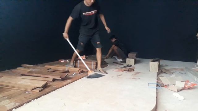 PEMASANGAN PARKET KAYU MERBAU PAPUA DI PASANG UNTUK BAR DAN RESTORAN @ L.O.L UBUD BALI смотреть онлайн