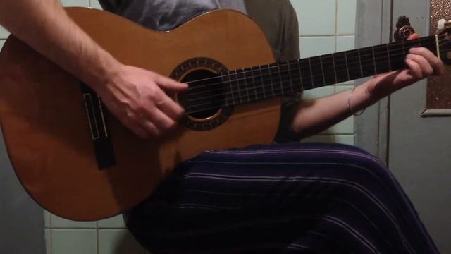 Серёга Играет на гитаре и поёт, перебором. Песня -... купите мне карасика смотреть онлайн