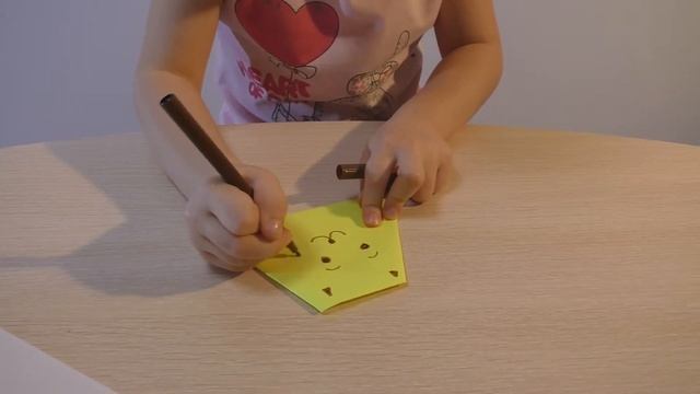 Как сделать из бумаги кошечку и бокальчик для воды смотреть онлайн