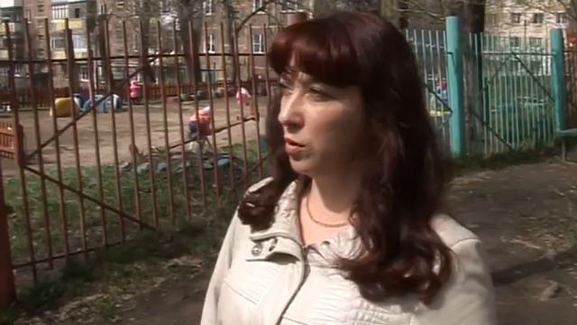 На территориях нескольких детских садов города обрушились тополя смотреть онлайн