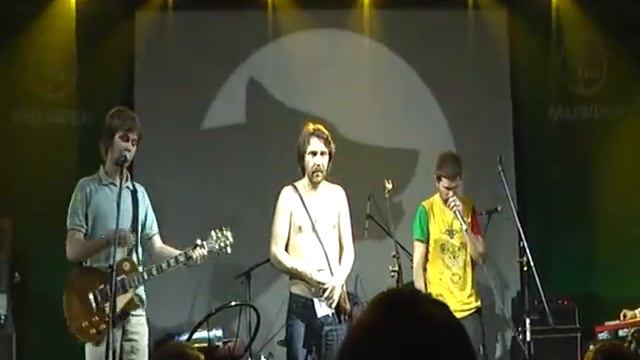 Вася Обломов, Сергей Шнуров, Noize MC - Любит наш народ смотреть онлайн