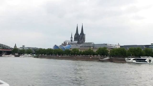 Прогулка на корабле по Рейну. Кёльн смотреть онлайн
