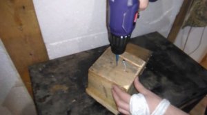 Шуруповерт 18 вольт на 12 вольтовом АКБ