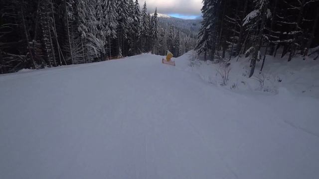 Спуск по красной трассе 16 А, Буковель 2021/2022 #bukovel 2021/2022 смотреть онлайн