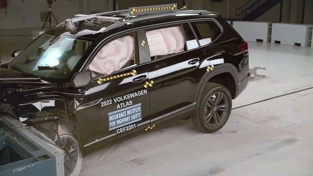 TOP 12 SAFEST SUVs (IIHS Crash Test) смотреть онлайн