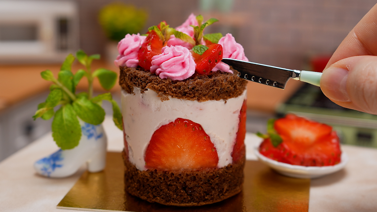 Мини Клубничный Чизкейк | Миниатюрный Торт | Мини Кухня | Miniature Strawberry Cheesecake