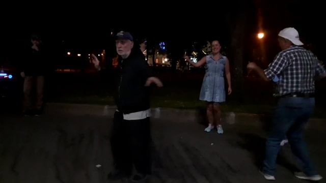 ОЙ, СМЕРЕКО! ??☘/ СУПЕР ТАНЦЫ В САДУ ШЕВЧЕНКО ХАРЬКОВ СЕНТЯБРЬ 2020 смотреть онлайн