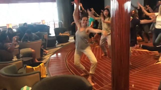 Школа Танцев (3) в Spinnaker Lounge на Круизном Лайнере Norwegian Gem. 3 января 2020 смотреть онлайн