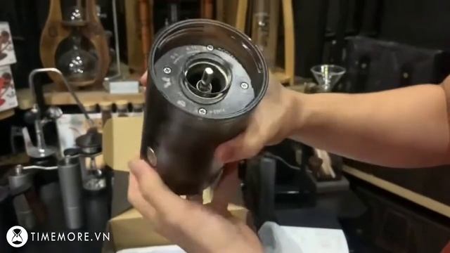 MỞ HỘP VÀ THỬ MÁY XAY CÀ PHÊ TIMEMORE GRINDER GO ĐẦU TIÊN TẠI VIỆT NAM смотреть онлайн