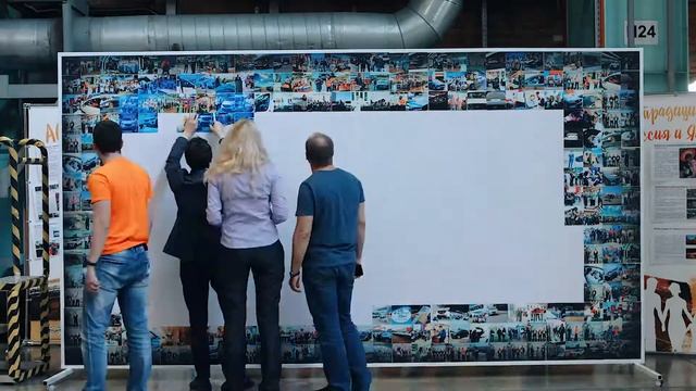 Сборка большой фотомозаики Mazda & Sollers (таймлапс) смотреть онлайн