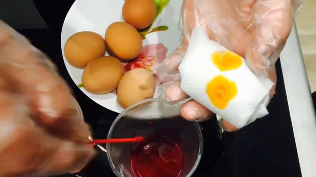 Пасхальные яйца#как покрасить пасхальные яйца#не обычный способ покраске яиц#готовим дома с Максом# смотреть онлайн