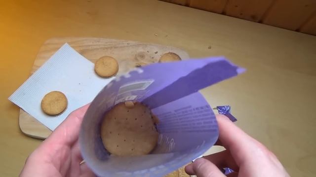 Milka Choco Pause - Chocolate Cream Biscuits смотреть онлайн