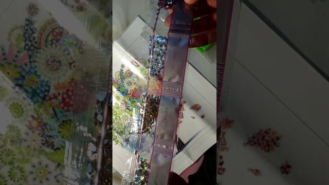 ОБЗОР алмазной МОЗАИКИ "Дерево-Времена года"частичная выкладка, мерцающие и специальные стразы ??❄️ смотреть онлайн