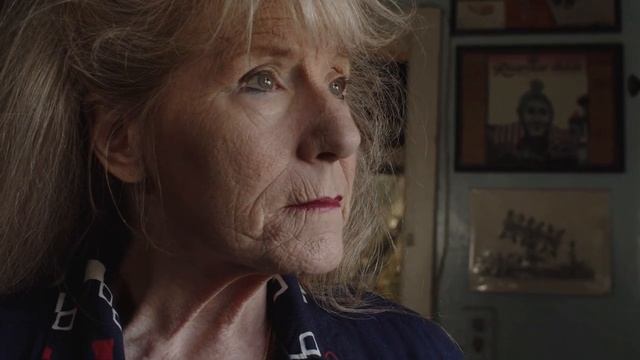 Стих для мамы Прости меня родная мама.... смотреть онлайн