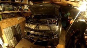 Установка бампера на  Mitsubishi L200