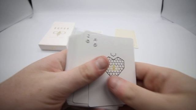 Deck Review - Super Bee Playing Cards Ellusionist [HD] смотреть онлайн