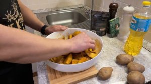 Как приготовить  картошку с беконом в духовке. Всё очень просто!