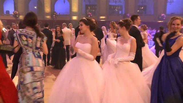 XV Благотворительный Юбилейный Венский Бал в Москве смотреть онлайн