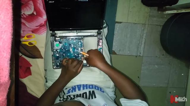 PC Re-assembly: Acer Inspire One KAV60 (VLOG#3) смотреть онлайн