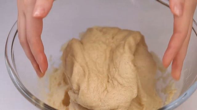 СДОБНЫЕ БУЛОЧКИ С ВЯЛЕНОЙ КЛЮКВОЙ И КОРИЦЕЙ смотреть онлайн