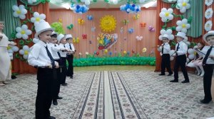 Выпускной из детского сада. 19. Танец джентльменов.