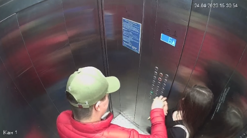 Потрогал 16-летнюю девушку за грудь в лифте: почему в обществе находятся те, кто его оправдывают? смотреть онлайн