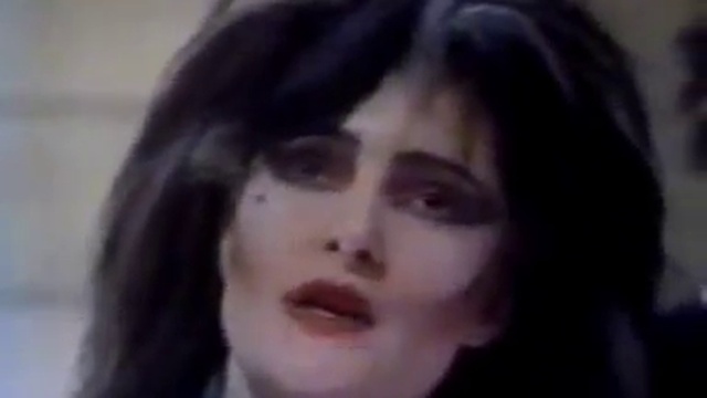 Siouxsie & The Banshees - Il Est Ne Le Divin Enfant ( French TV) смотреть онлайн