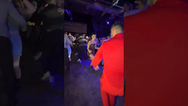 Anna Treiger & Willy - Bachata Social Dance Sensualonica Thessaloniki смотреть онлайн