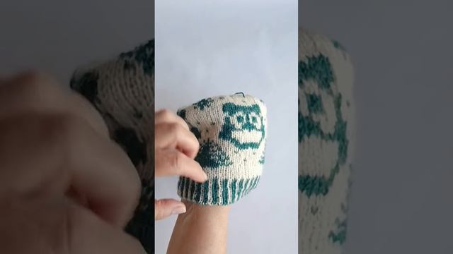 Шапка двусторонним жаккардом. Есть подробное видео на канале. смотреть онлайн