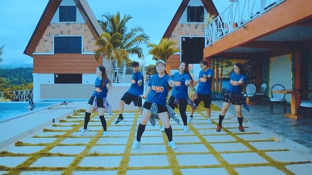 EARTHQUAKE - RETRO REMIX | Zumba Dance Workout смотреть онлайн