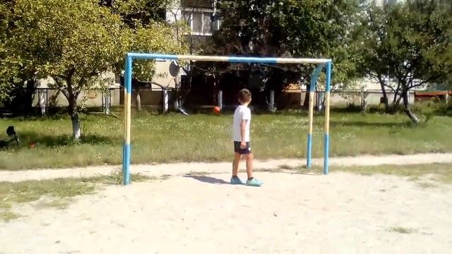 Це наше перше відео.Футбольний челендж смотреть онлайн