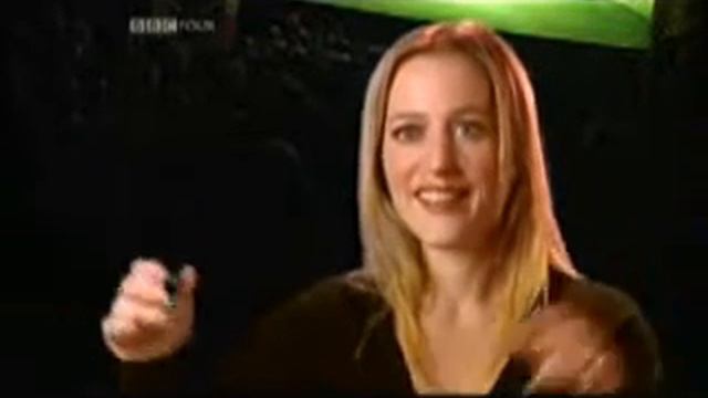 Gillian Anderson talking about Her play in theater !!! смотреть онлайн