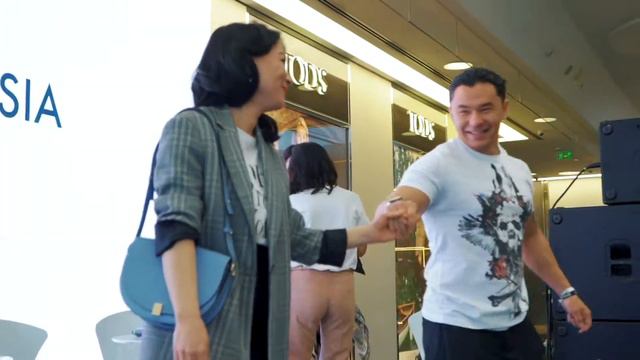 Как прошло открытие выставки Steppe Women от Esentai Mall x The Steppe? смотреть онлайн