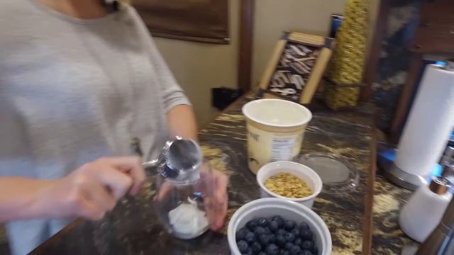 How to make a Fruit Parfait | Cooking With Claire смотреть онлайн