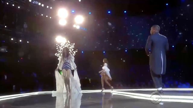 Fallen Angel at Victoria's Secret Fashion Show 2017 смотреть онлайн