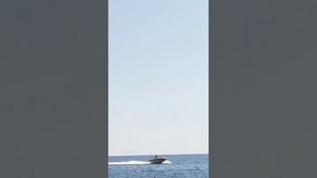 Увлекательное путешествие #турне #море #катер #корабль #банан #отдых #ялта #пляж #пранк смотреть онлайн