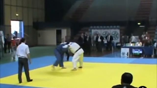 italiajudo_Camp Italiano U23 Bari 2011 - Causarano Giuseppe vs Di Guida Domenico - Finale -100 kg смотреть онлайн