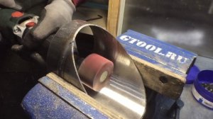 Зачистка сварного шва внутри трубы. Removal of the weld inside the pipe.