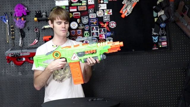 Honest Review: NERF Zombie Strike Revoltinator смотреть онлайн