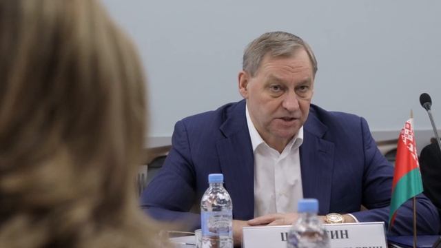 Итоги встречи руководства холдинга ""АМКОДОР" с губернатором Липецкой области Артамоновым И.Г. смотреть онлайн