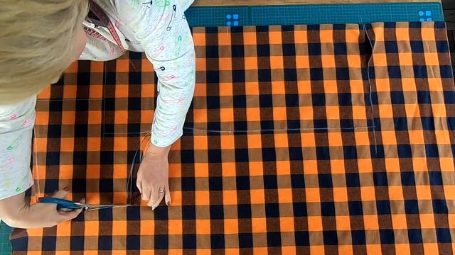 Самый простой Халат Кимоно без выкройки. Раскрой халата на ткани за 20 минут.mp4 смотреть онлайн